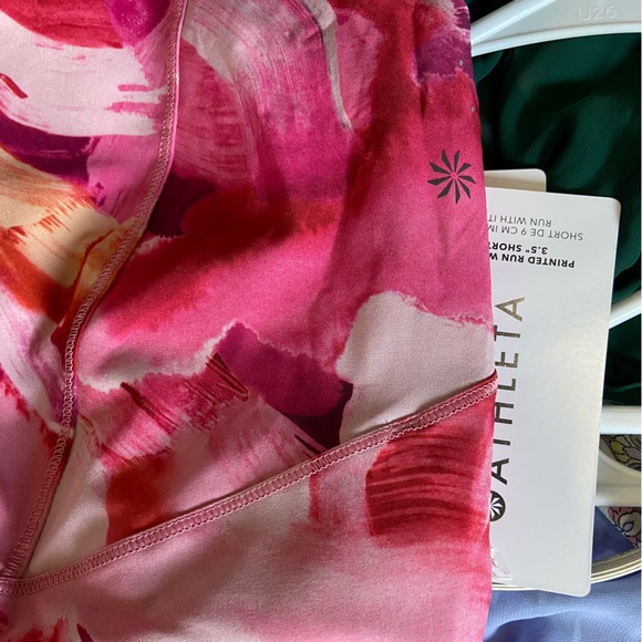 Athleta Printed Run With it Short 3.5” inseam NWT - Picture 5 of 13
